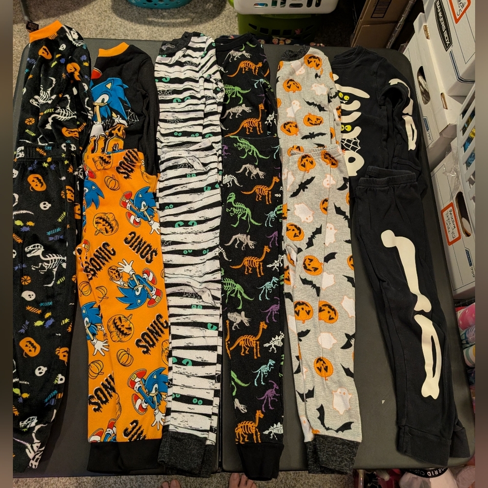 Lot of 6 (SIX) Toddler Boy Halloween Pajama Sets in Size 4T